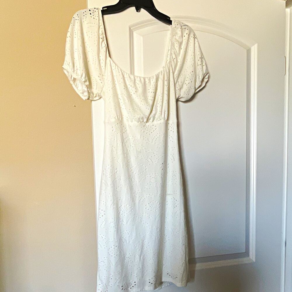 Frankee & Skylarr White Eyelet Puff Sleeve Open Back Bow Midi Dress L(128)